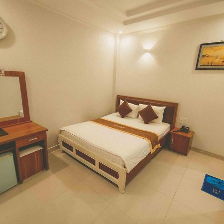 Huong Mai Ga Sai Gon Hotel Хошимин Екстериор снимка
