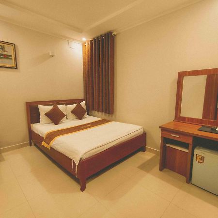 Huong Mai Ga Sai Gon Hotel Хошимин Екстериор снимка