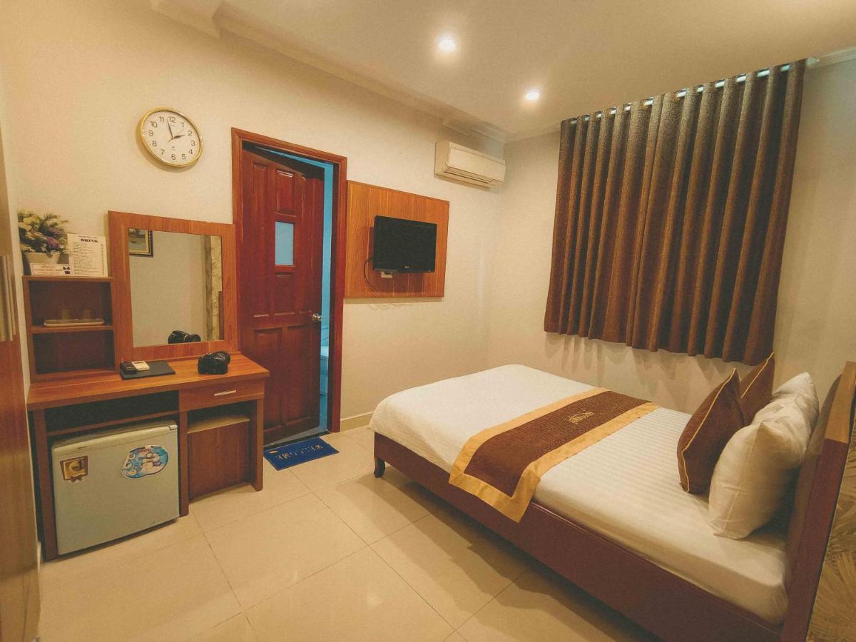 Huong Mai Ga Sai Gon Hotel Хошимин Екстериор снимка